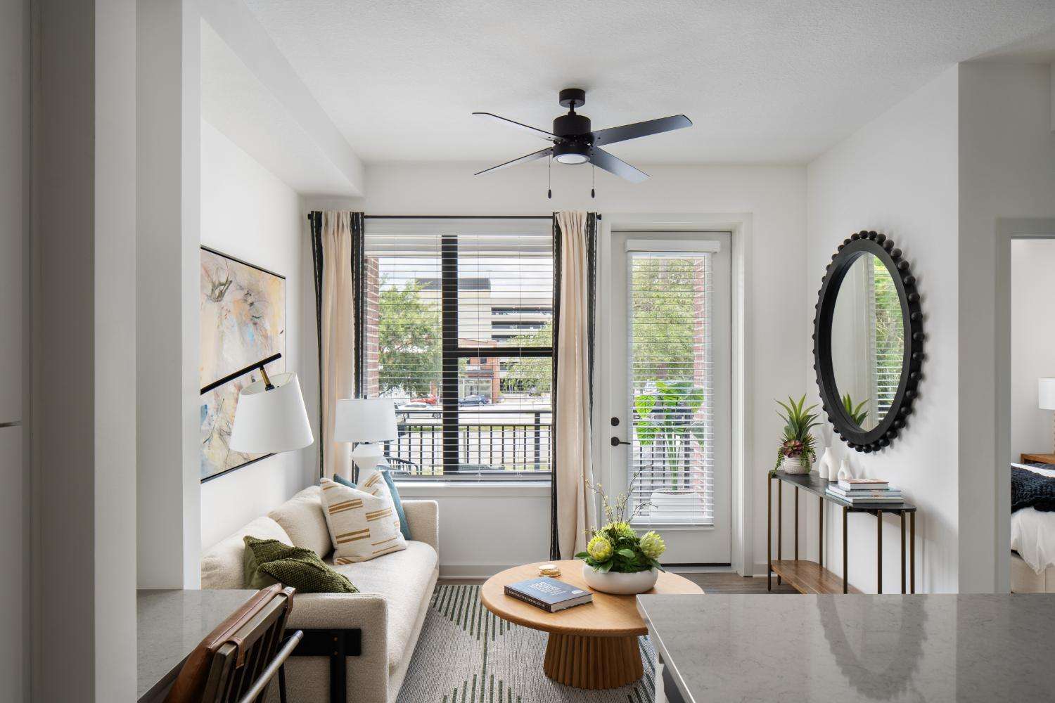 7th&Oak_LuxuryApartments_LivingRoom_TampaFlorida